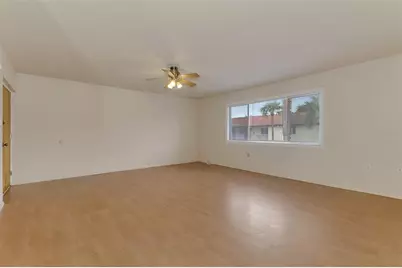 360 Base Avenue E #424, Venice, FL 34285 - Photo 9