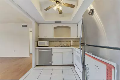 360 Base Avenue E #424, Venice, FL 34285 - Photo 15