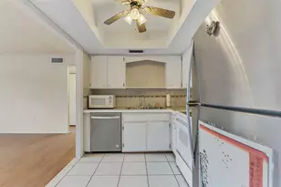 360 Base Ave E, Venice, FL 34285 - Photo 15
