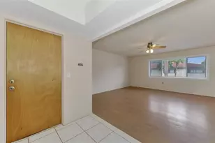 360 Base Ave E, Venice, FL 34285 - Photo 17