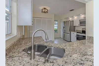 860 Chatham Drive #860, Venice, FL 34285 - Photo 11