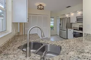 860 Chatham Dr, Venice, FL 34285 - Photo 11