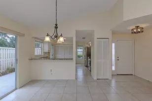860 Chatham Dr, Venice, FL 34285 - Photo 9