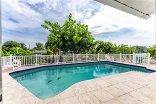 137 Dowling Ave NE, Port Charlotte, FL 33952 - Photo 3