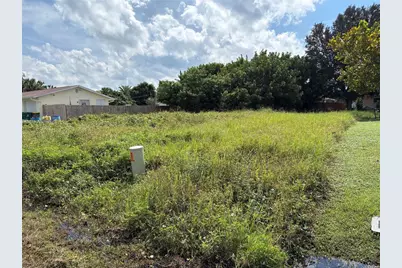 567 Lakehurst Avenue NW, Port Charlotte, FL 33952 - Photo 3