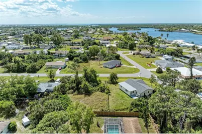 567 Lakehurst Avenue NW, Port Charlotte, FL 33952 - Photo 7