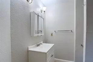 8618 20th St, Tampa, FL 33619 - Photo 25