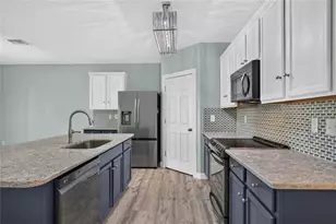 10134 Algren Pl, Port Charlotte, FL 33981 - Photo 7