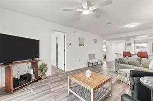 12538 SW Kingsway Cir, Lake Suzy, FL 34269 - Photo 5