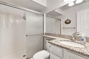 12538 SW Kingsway Cir, Lake Suzy, FL 34269 - Photo 9