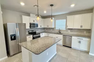 8308 Reefbay Cv, Parrish, FL 34219 - Photo 3