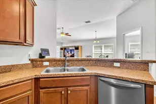 10912 Kirkwall Port Dr, Wimauma, FL 33598 - Photo 11