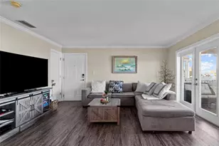 5202 Beach Dr SE, Saint Petersburg, FL 33705 - Photo 7