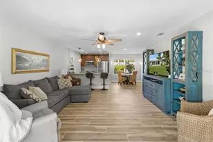 11286 W Bayshore Dr, Crystal River, FL 34429 - Photo 5