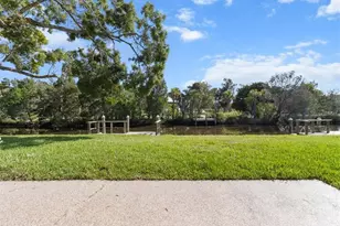 11286 W Bayshore Dr, Crystal River, FL 34429 - Photo 23