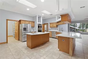 1841 NW 17th St, Crystal River, FL 34428 - Photo 5