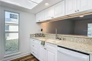 11268 W Bayshore Dr, Crystal River, FL 34429 - Photo 33