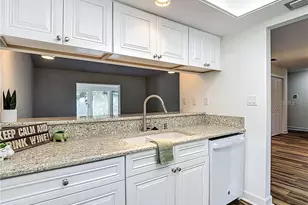 11268 W Bayshore Dr, Crystal River, FL 34429 - Photo 7