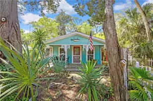 21 62nd St, Yankeetown, FL 34498 - Photo 1
