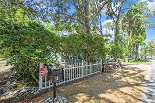 21 62nd St, Yankeetown, FL 34498 - Photo 3