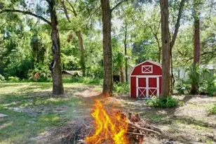 130 N Hawthorne Dr, Inglis, FL 34449 - Photo 7