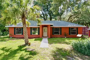 130 N Hawthorne Dr, Inglis, FL 34449 - Photo 5