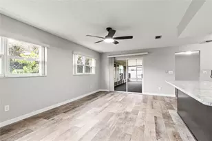 512 SE Paradise Point Rd, Crystal River, FL 34429 - Photo 25