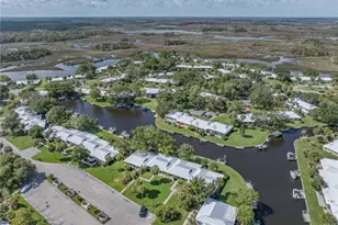 11255 W Bayshore Dr, Crystal River, FL 34429 - Photo 17