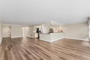 225 Country Club Dr, Largo, FL 33771 - Photo 13