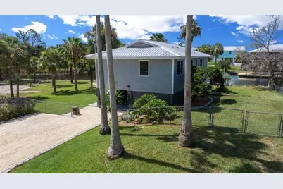 12046 W Gulf Breeze Court, Crystal River, FL 34429 - Photo 3