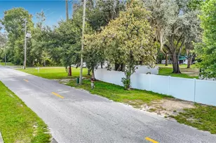 6708 16th St, Zephyrhills, FL 33542 - Photo 33