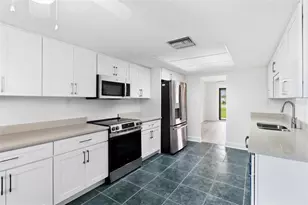 11555 W Bayshore Dr, Crystal River, FL 34429 - Photo 11