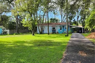 656 NE 11th St, Crystal River, FL 34428 - Photo 1