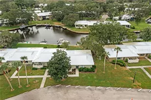 11269 W Bayshore Dr, Crystal River, FL 34429 - Photo 3