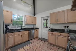 9782 W Woodhaven Ln, Crystal River, FL 34428 - Photo 11