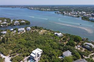 14 BayShore Cir, Placida, FL 33946 - Photo 1