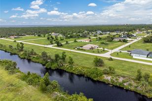 3902 NW 41st Ln, Cape Coral, FL 33993 - Photo 3