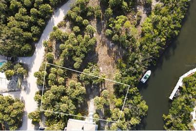 21 Bayshore Circle, Placida, FL 33946 - Photo 13