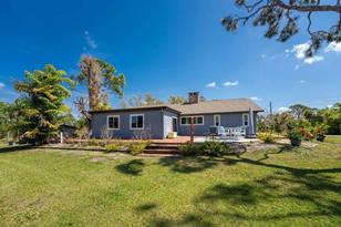 640 S Oxford Dr - Photo 3