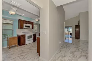 570 Foxwood Blvd, Englewood, FL 34223 - Photo 9