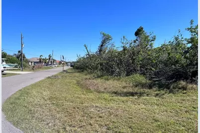 15531 Aqua Circle, Port Charlotte, FL 33981 - Photo 3