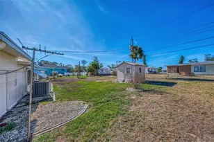 105 Crestview Dr, Englewood, FL 34223 - Photo 23