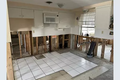 105 Crestview Drive, Englewood, FL 34223 - Photo 5