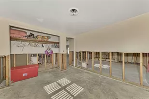 105 Crestview Dr, Englewood, FL 34223 - Photo 47