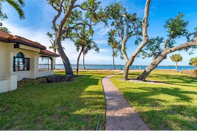 99 W Riverview Avenue, Englewood, FL 34223 - Photo 19