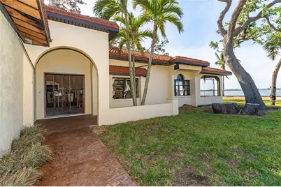 99 W Riverview Avenue, Englewood, FL 34223 - Photo 5