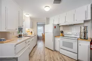 61 S Easter Island Cir, Englewood, FL 34223 - Photo 11