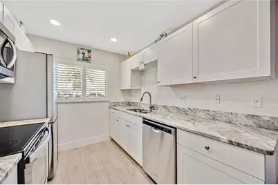 708 Tamiami Trail S #103, Venice, FL 34285 - Photo 17