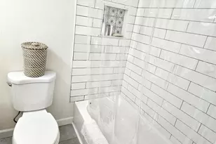 351 Bobby Jones Rd, Sarasota, FL 34232 - Photo 17