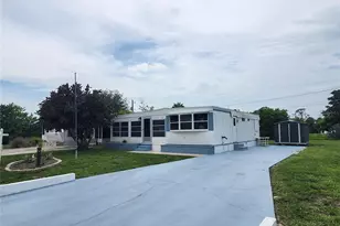 1252 Kingfisher Dr, Englewood, FL 34224 - Photo 5